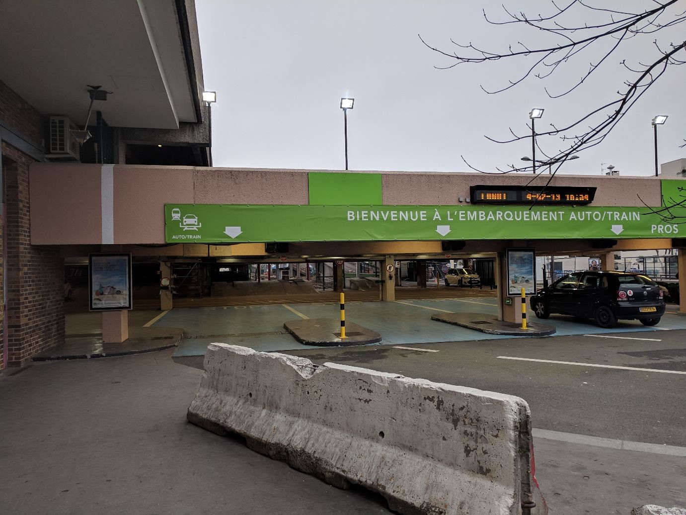 ramps for loading cars onto autotrains